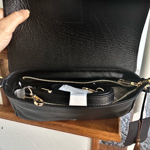 House of Harlow snake bag New  tags comes with a free snake earrings. New - Picture 6 of 7